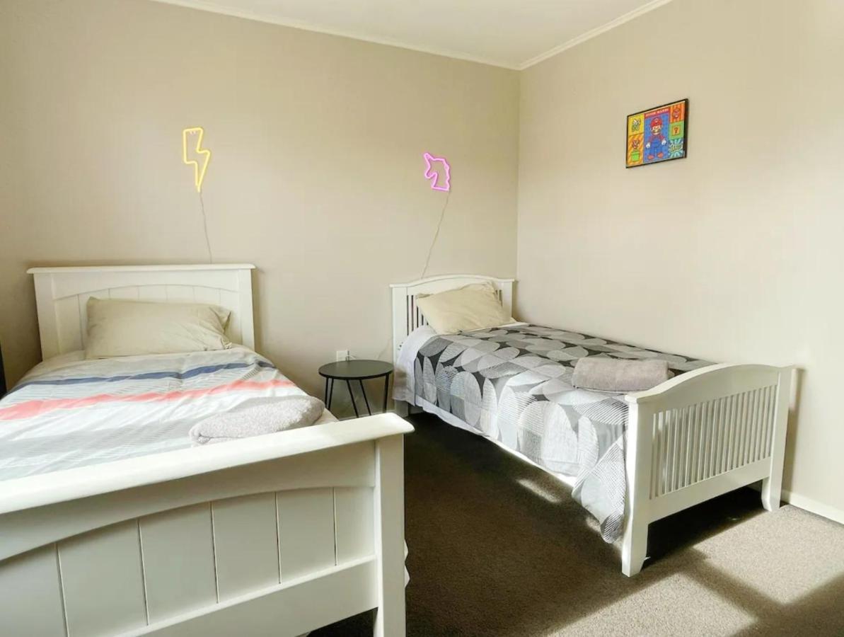 3 Bedroom Family House In Excellent Location Hamilton Exteriör bild