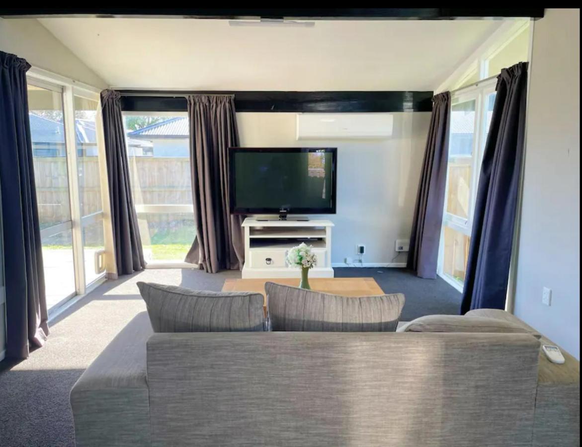 3 Bedroom Family House In Excellent Location Hamilton Exteriör bild