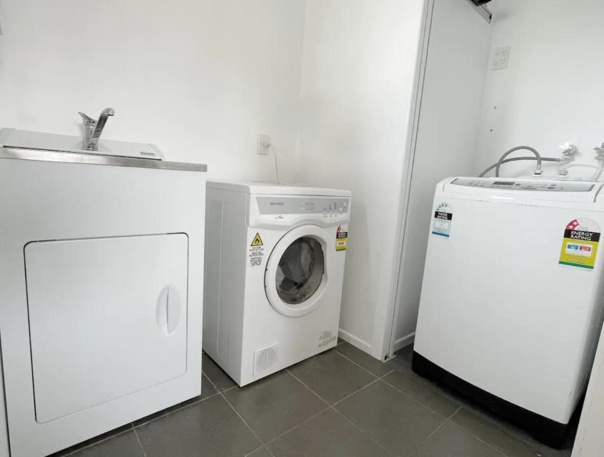 3 Bedroom Family House In Excellent Location Hamilton Exteriör bild